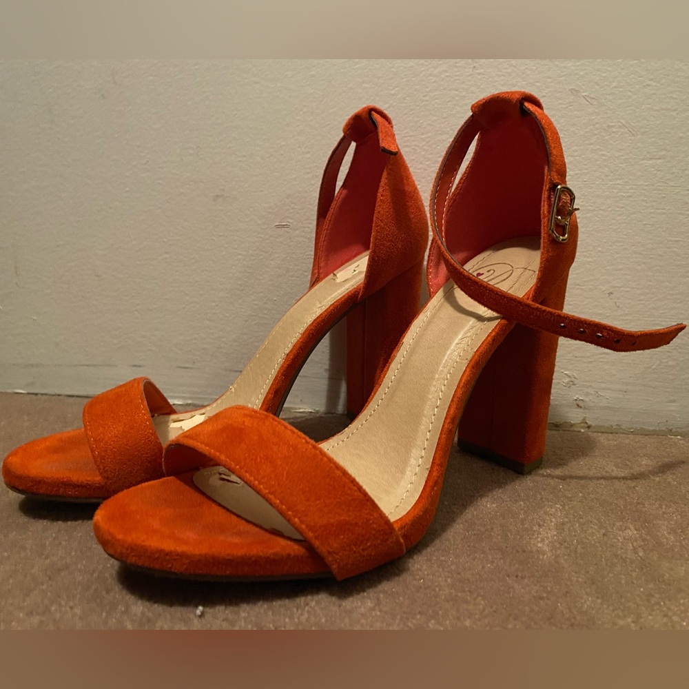 ORANGE CHUNKY HEELS